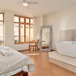 Luxury 1st Floor In *