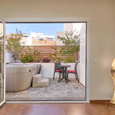 아파트 Luxury 1st Floor In 네르하